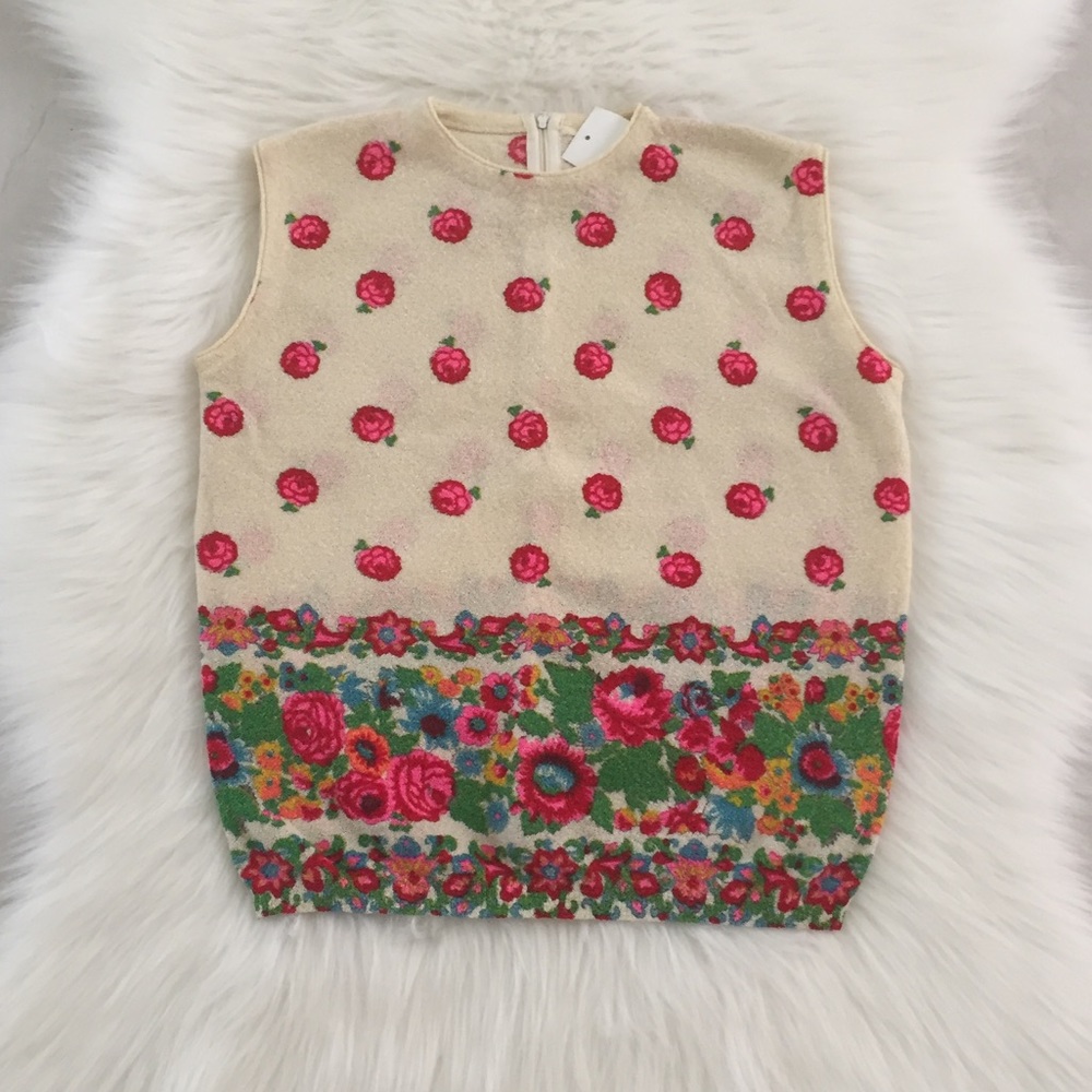 Vintage style top w/ Floral pattern, size medium